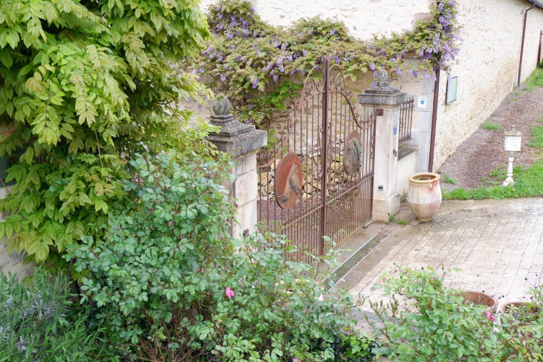 Moulin De Petoulle Hotel Charenton-du-Cher Luaran gambar